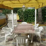 Nyaraló Manuela